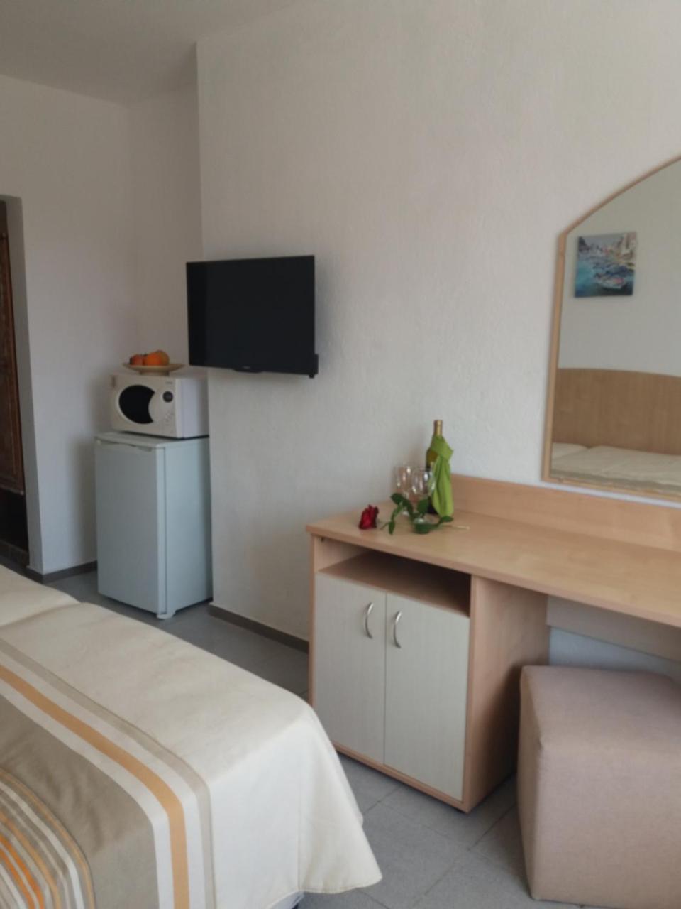 Alba Family Club Hotel Primorsko Exterior foto